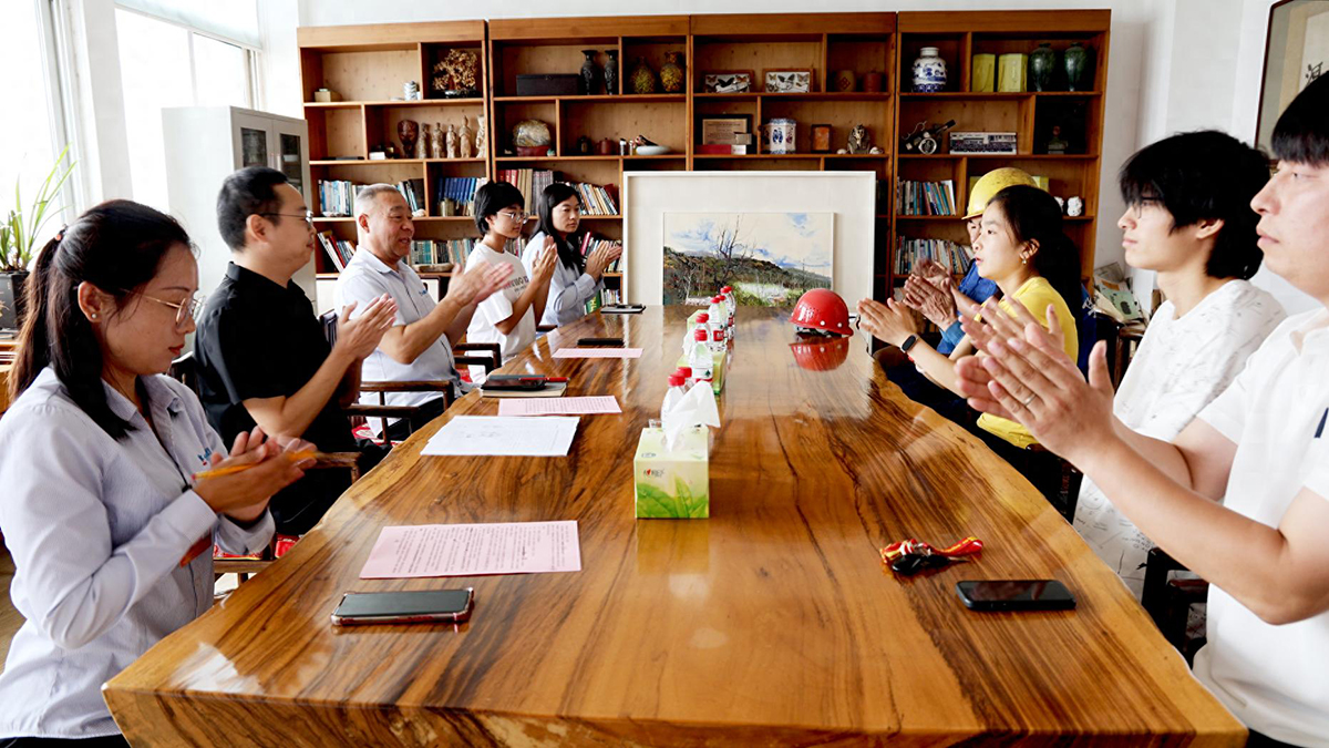 2025年开云体育官方网站职工子女金秋助学金温馨启幕